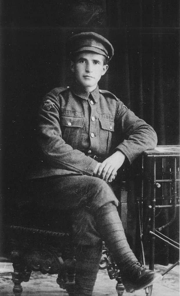Photograph of David Ben-Gurion (1918).