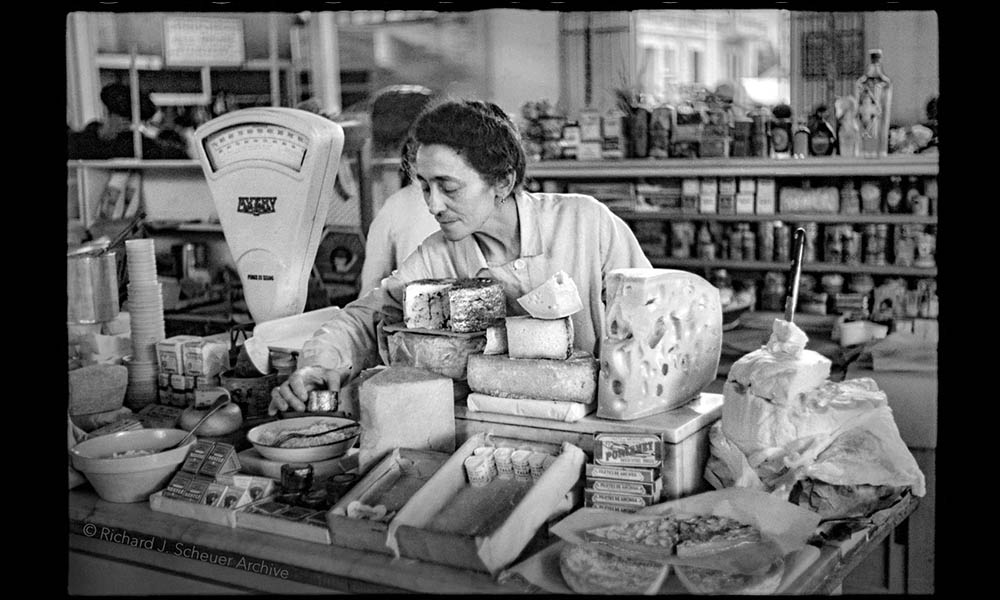 A French cheesemonger in 1934