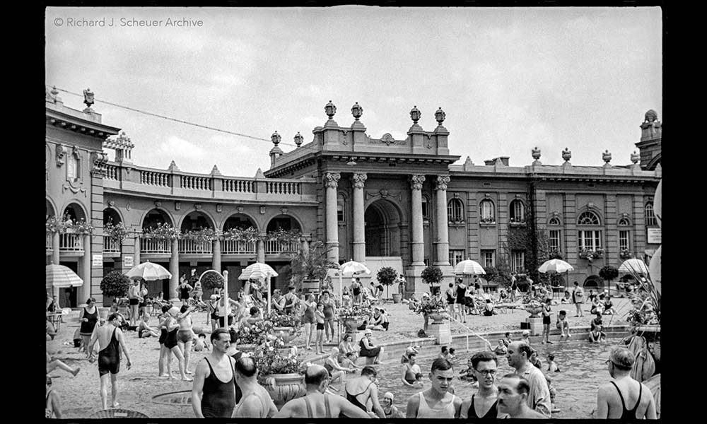 The Széchenyi baths in Budapest in 1934
