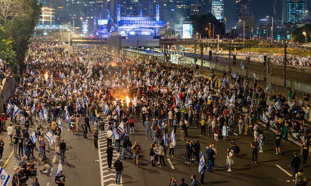 November 5 Protests on Ayalon Highway against Yoav Gallant's dismissal.